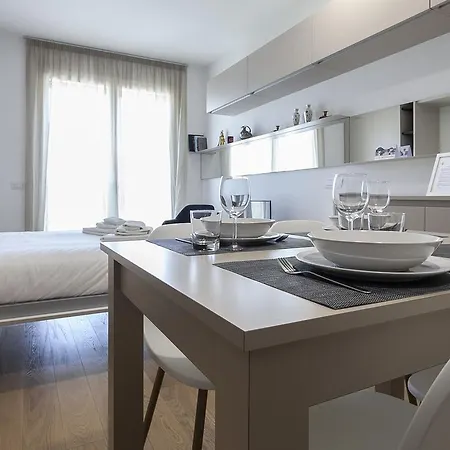Italianway-poma 61 * Milan